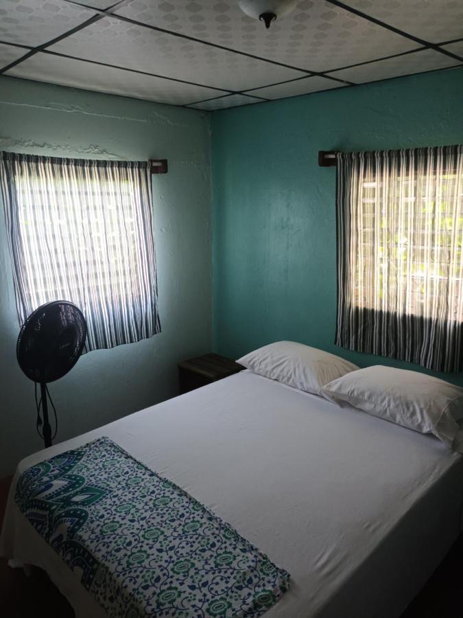 Gia'S Garage & Home For Bocas Travelers Almirante 外观 照片