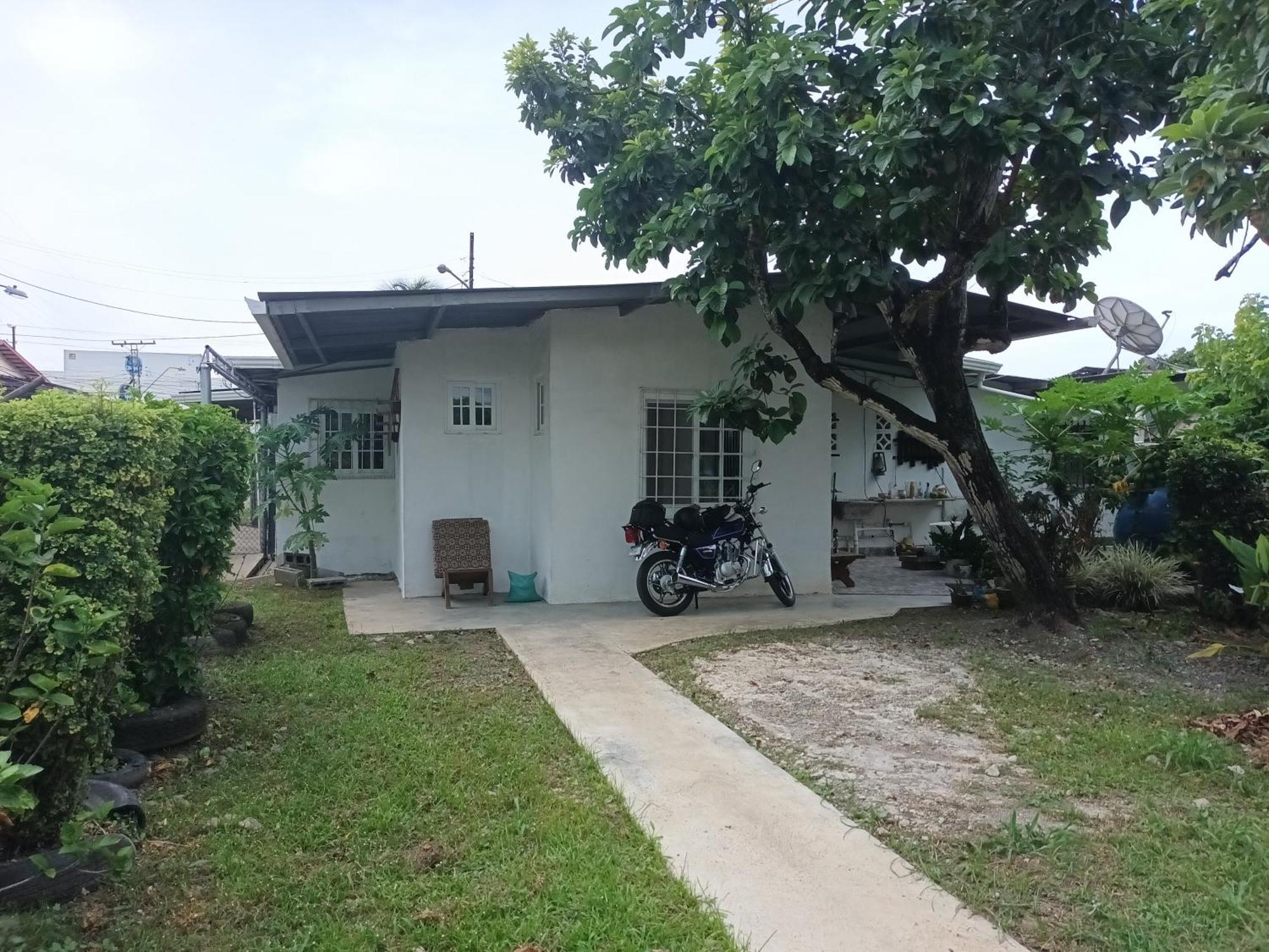Gia'S Garage & Home For Bocas Travelers Almirante 外观 照片