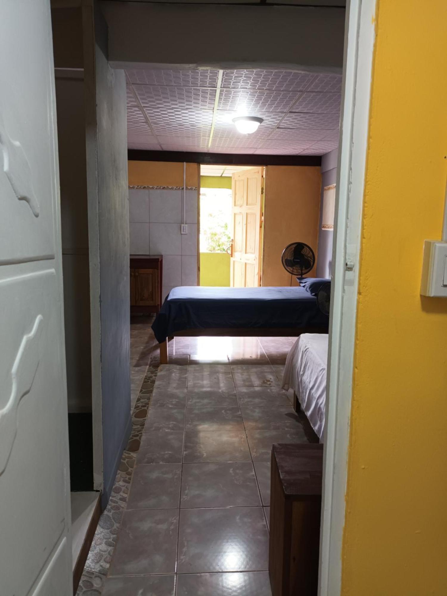 Gia'S Garage & Home For Bocas Travelers Almirante 外观 照片